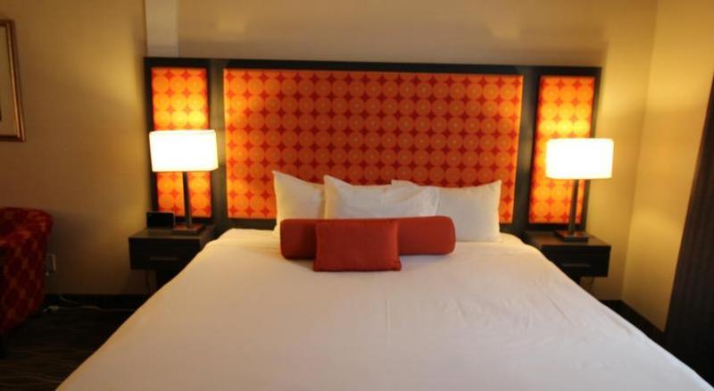 Hotel Chrome Montreal Centre-Ville Екстериор снимка