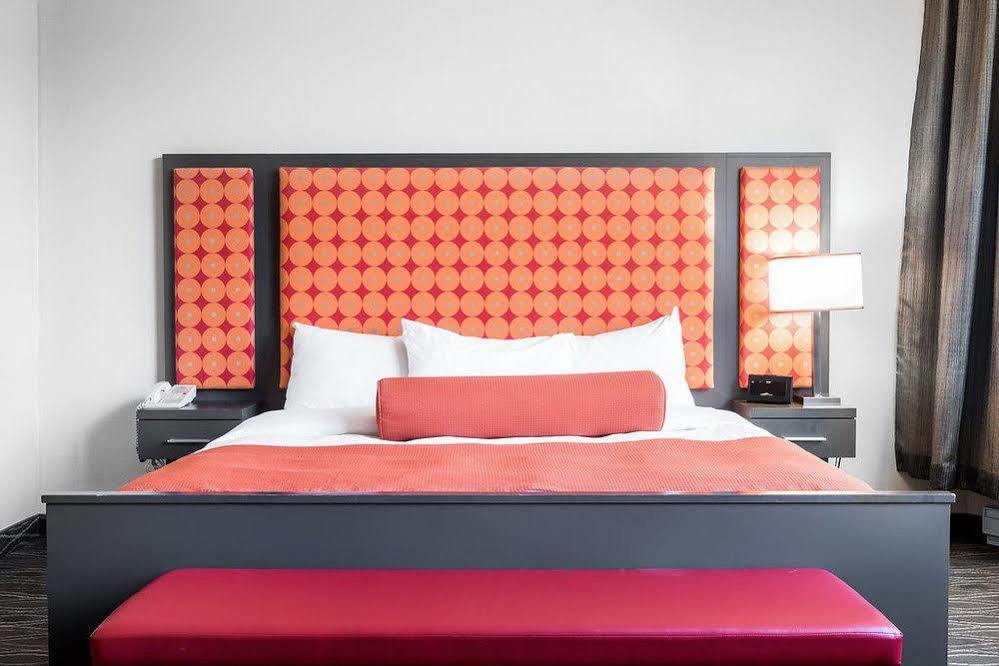 Hotel Chrome Montreal Centre-Ville Екстериор снимка